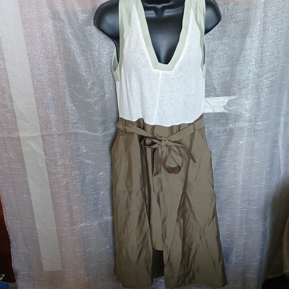 Three Stones Summer dress, NWOT, cream & khaki,  front layered skirt, pockets  M